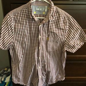 Short sleeve button up